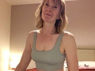 Chat Now with AnnaRaye