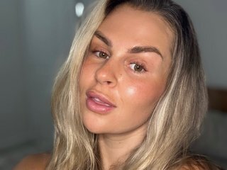 Chat Now with ClaraXVale