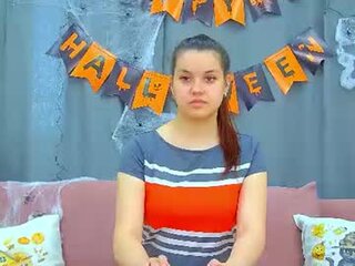 Chat Now with MiaCyres