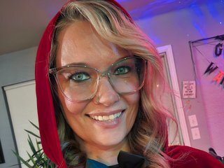 Chat Now with NinaNicoleRoyale