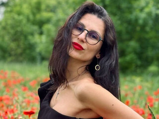 Chat Now with LuisaDekar