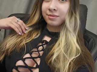 Chat Now with KarryBerey