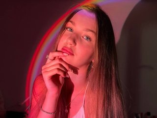 Chat Now with KayaHerber