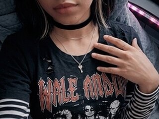 Chat Now with Lumi 18