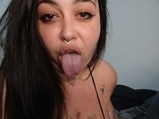 Chat Now with Laura Spit