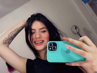 Chat Now with valentina-giraldo