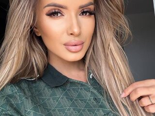 Chat Now with annaise_