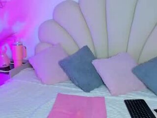 Chat Now with angel_bloom1